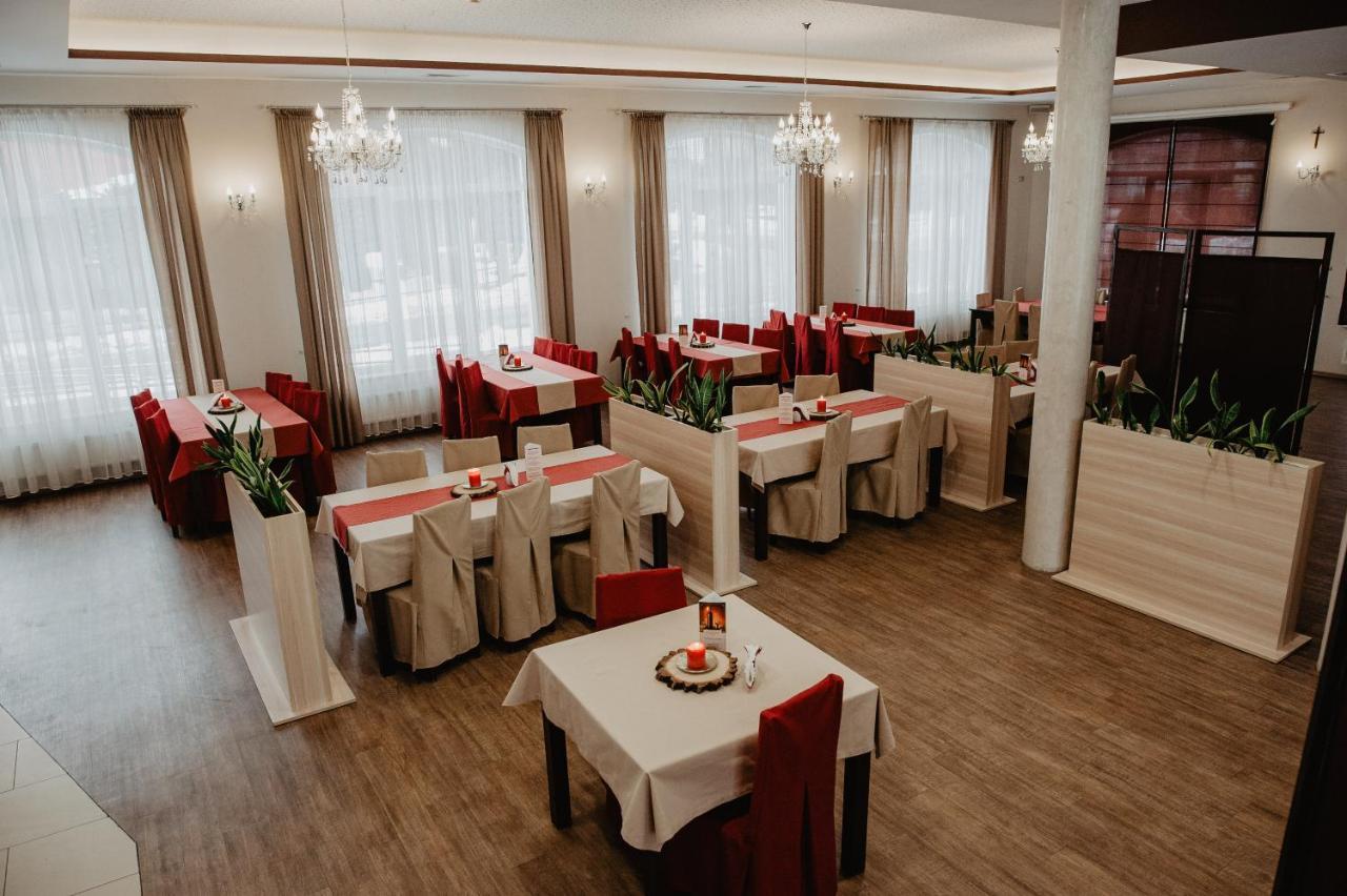 Hotel Zacisze Bratkowice Екстериор снимка